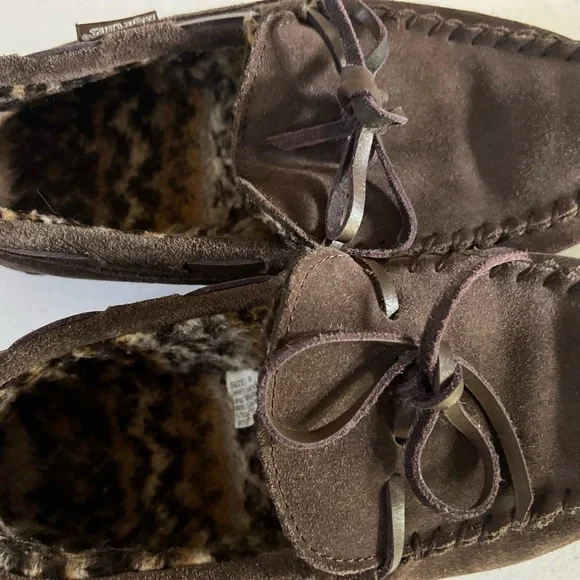 muk luks Loafer Moccasins Shoes Men’s 9 Cow suede Upper Brown Fur Comfy Casual - Picture 6 of 7
